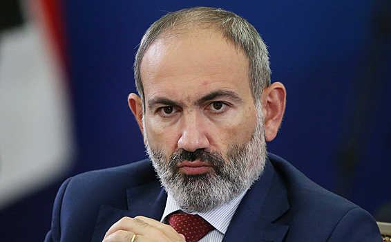 Пашинян объяснил присутствие военных РФ у Карабаха