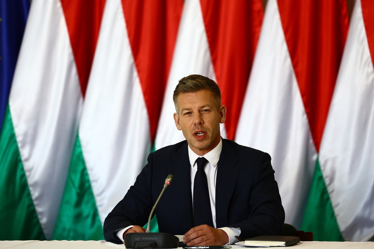Премьер Мадьяр лишил Орбана выходного пособия