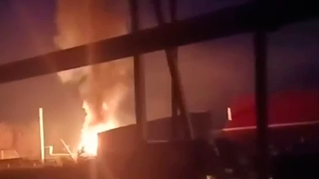 Фура снесла газовую трубу и загорелась в Нижегородской области