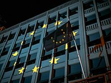 Bloomberg: Евросоюз может отключить от SWIFT больше 20 банков