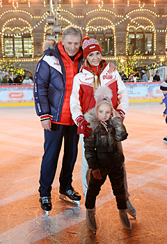 6-летняя дочь Дмитрия Пескова эмоционально прочитала стих для отца