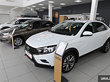В автосалонах Сургута возник дефицит Lada Vesta