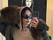 Бизнесвумен Оксана Самойлова появилась на публике в спущенных штанах со стрингами