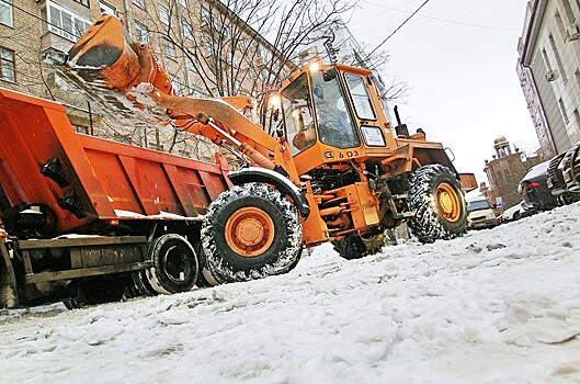 На Москву в понедельник обрушился мощный снегопад