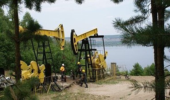 Россия в сентябре сохранила лидерство по добыче нефти