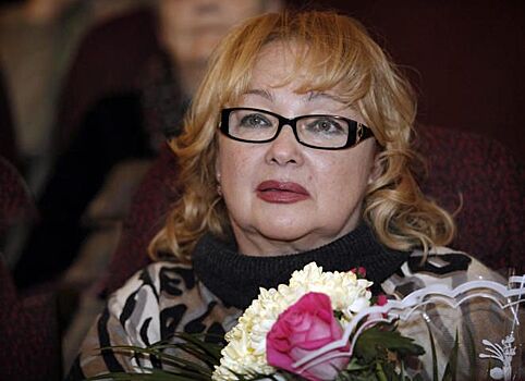 Актриса Наталья Гвоздикова пожаловалась на маленькую пенсию