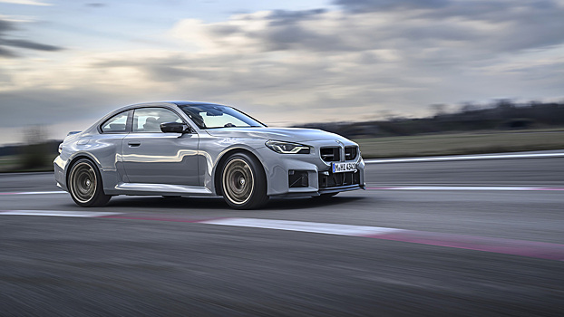 530 сил, коробка-автомат и «утиный хвост»: состоялась премьера  BMW M2 CS