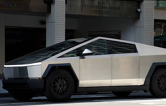 Tesla решила в десятый раз отозвать одну из своих машин