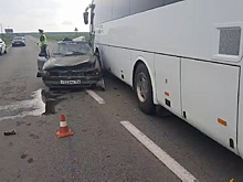 Пассажир и водитель Audi получили травмы в столкновении с автобусом в Дивеевском районе
