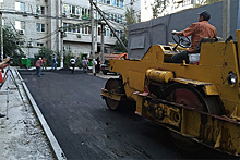 Астраханцев оштрафовали за самостоятельный ремонт дороги