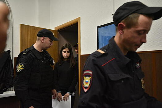 Суд разрешил Ангелине Хачатурян общаться с сестрами
