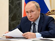 Путин внес в ГД законопроект о продлении предельного срока службы генералов и маршалов