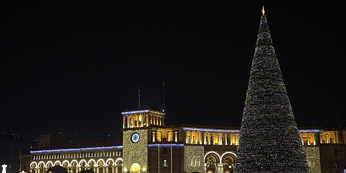 Новогодний Ереван: как столицу Армении украсили к празднику? ФОТО