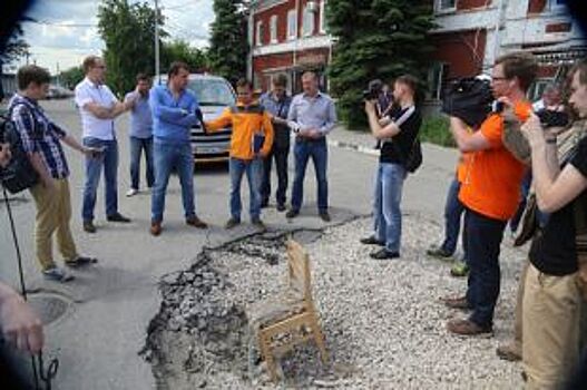Стул вместо знака. ОНФ проинспектировал ремонт дорог в Ульяновске