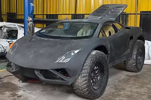 Toyota Hilux перевоплотился во внедорожный Lamborghini Gallardo
