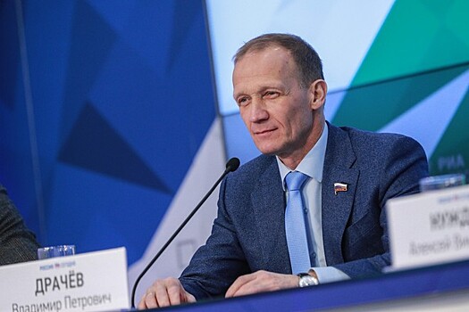 Драчёв прокомментировал задержку зарплаты Хованцеву