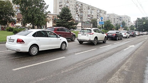 В Краснодаре на ул. Тургенева введут выделенную полосу