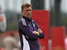 «Манчестер Юнайтед» в первом матче после увольнения Аморима не выиграл у «Бернли» – 2:2. Шешко сделал дубль, Энтони сравнял счет