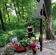 Триумфальный поход Алены Водонаевой на кладбище