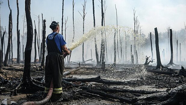 Природный пожар угрожает селу на севере Камчатки