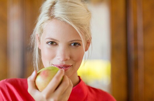 Помогает ли одно яблоко в день болеть реже: результаты исследования