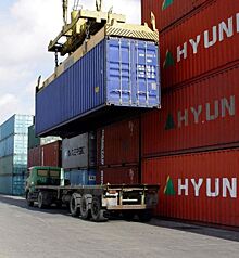 Экспорт против импорта: экономическая реальность ДФО за 20 лет