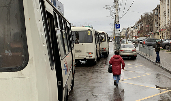 В Воронеже резко возрастет число участков, где оштрафуют за стоянку на автобусных остановках