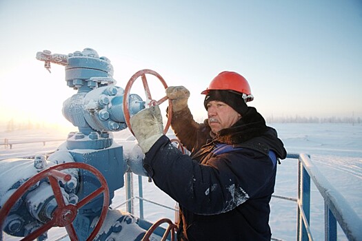 "Газпром" сокращает экспорт в Европу и рекордно пополняет хранилища