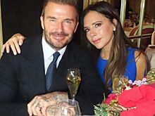 Бекхэмы — дома с родителями, Шейк — у океана: как знаменитости встретили 2024 год