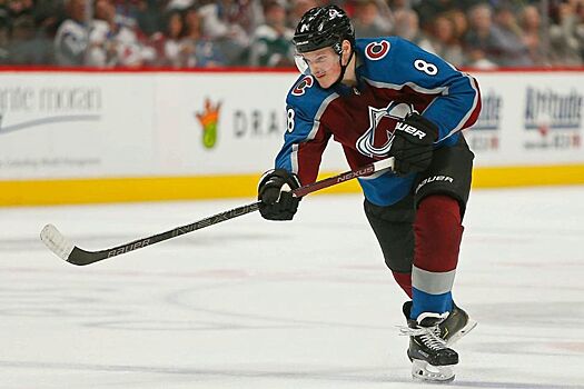 Кейл Макар — лучший защитник в истории НХЛ по скорости достижения 250 очков в лиге