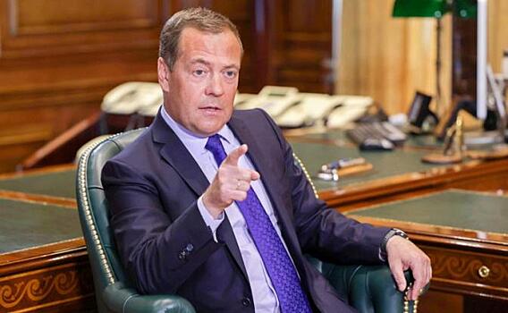 «Неблагодарная свинья»: Медведев прокомментировал перепалку Зеленского с Трампом