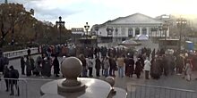 Москвичи выстроились в очередь в Пушкинский музей