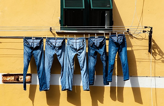 Как джинсы стали самой модной одеждой в истории