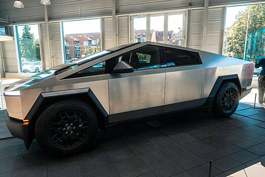 Tesla по-тихому отменила штраф в $50 тысяч за перепродажу Cybertruck