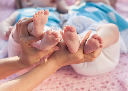 Ученые увидели различия позвоночников новорожденных