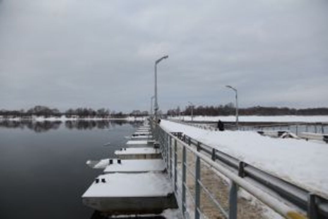 Камера на оку павлово нижегородской области. Понтонный мост Павлово Тумботино. Мост в Павлово на Тумботино. Понтонный мост г Павлово Нижегородской области. Понтонный мост в городе Павлово Нижегородской области.