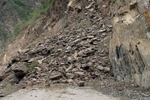 Спасатели нашли тело погибшего под завалами водителя экскаватора в Дагестане