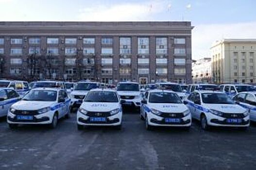 Новые машины пополнили парк скорой помощи и ГИБДД Челябинска