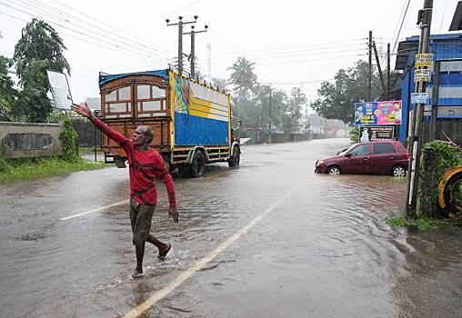 Тысячи россиян застряли в популярной стране Азии из-за потопов