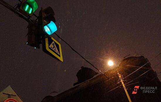 Новгородцы жалуются на неработающие фонари в одном из районов города