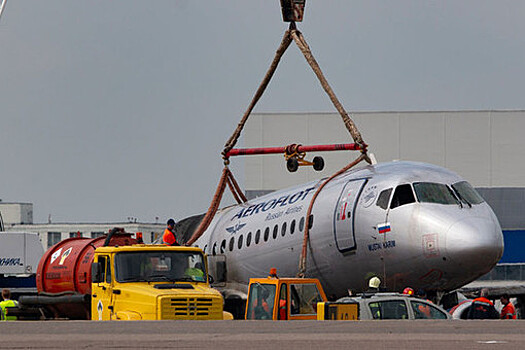 "Аэрофлот" прокомментировал информацию об ошибках пилотов SSJ 100