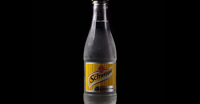 Появление самого первого сладкого газированного напитка – Schweppes