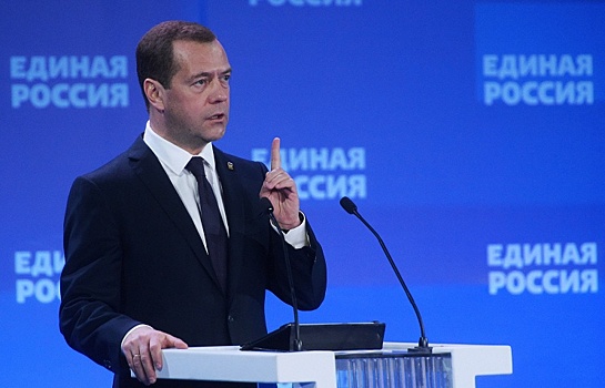 Депутаты просят Медведева отменить платную парковку за ТТК