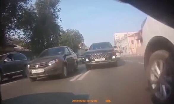 В Оренбурге автомобилисты выбрали движение встречную полосу на ул. Краснознаменной