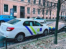 В Петербурге эвакуировали муниципальный паркон за остановку на месте для инвалидов