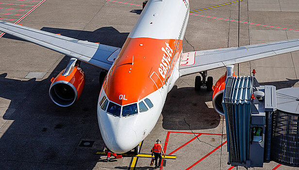 Авиакомпания Easy Jet перестанет различать мужчин и женщин