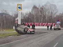 Автомобиль перевернулся на кузбасской трассе