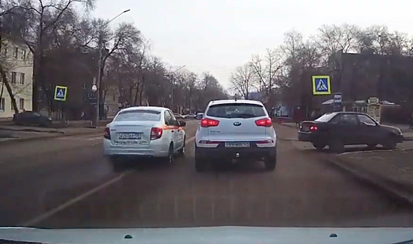 В Воронеже на 5 тысяч рублей оштрафовали водителя службы аварийных комиссаров