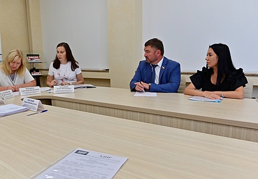 Четыре кандидата в губернаторы Нижегородской области представили в избирком документы для регистрации