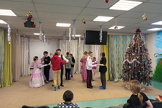 "РГ" подарила Новый год детям из социально-реабилитационных центров Кузбасса